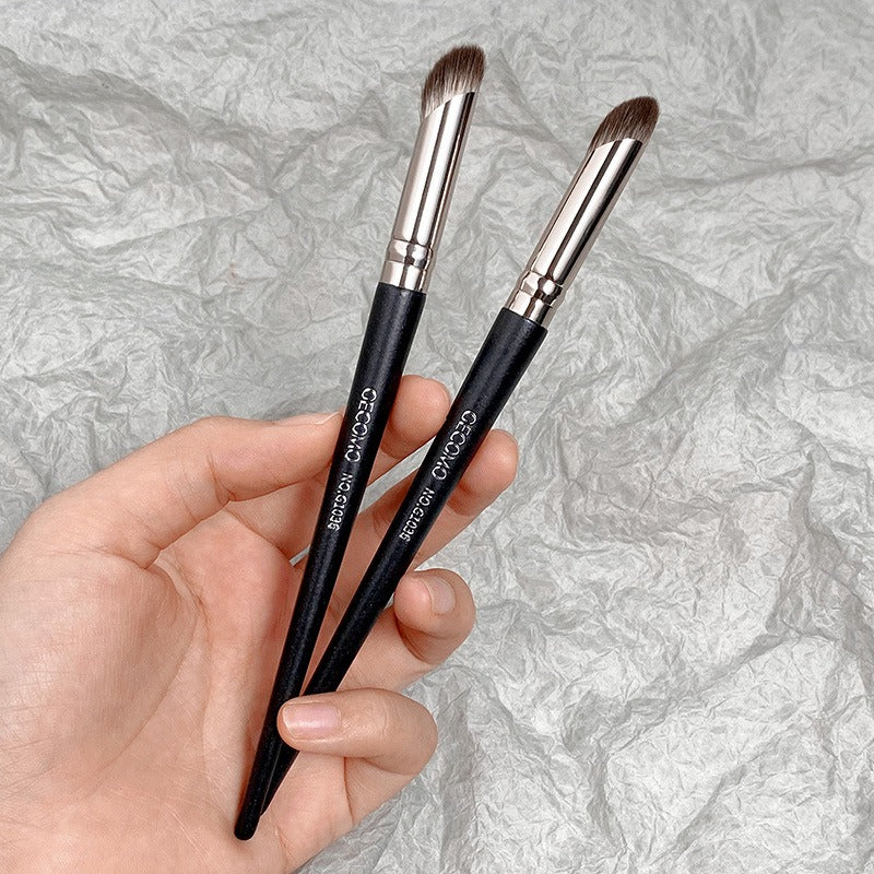 Concealer Makeup - Brushes