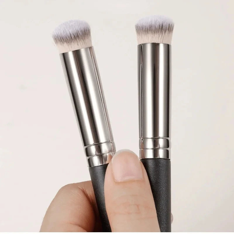 Foundation Concealer - Brush